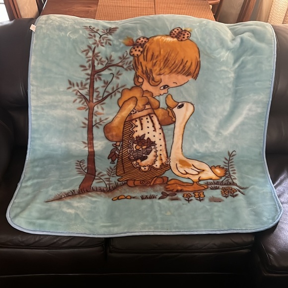 Vintage Eskimo Baby Super Soft Blanket With Precious Girl & the Goose - Picture 4 of 9